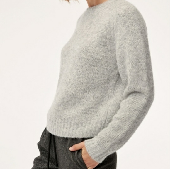 Babaton Luxe Cashmere Crew - Picture 1 of 10